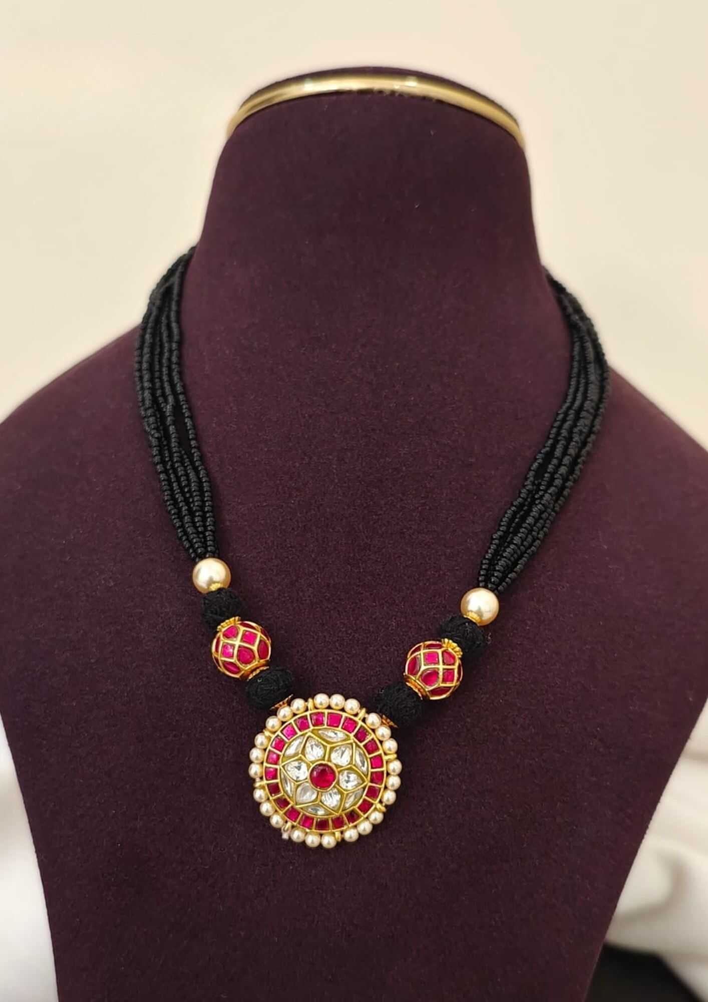 Jadau kundan stone black beads mangalsutra